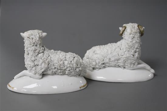 A good pair of Staffordshire porcelain figures of a recumbent ram and ewe, c.1830-50, L. 10cm